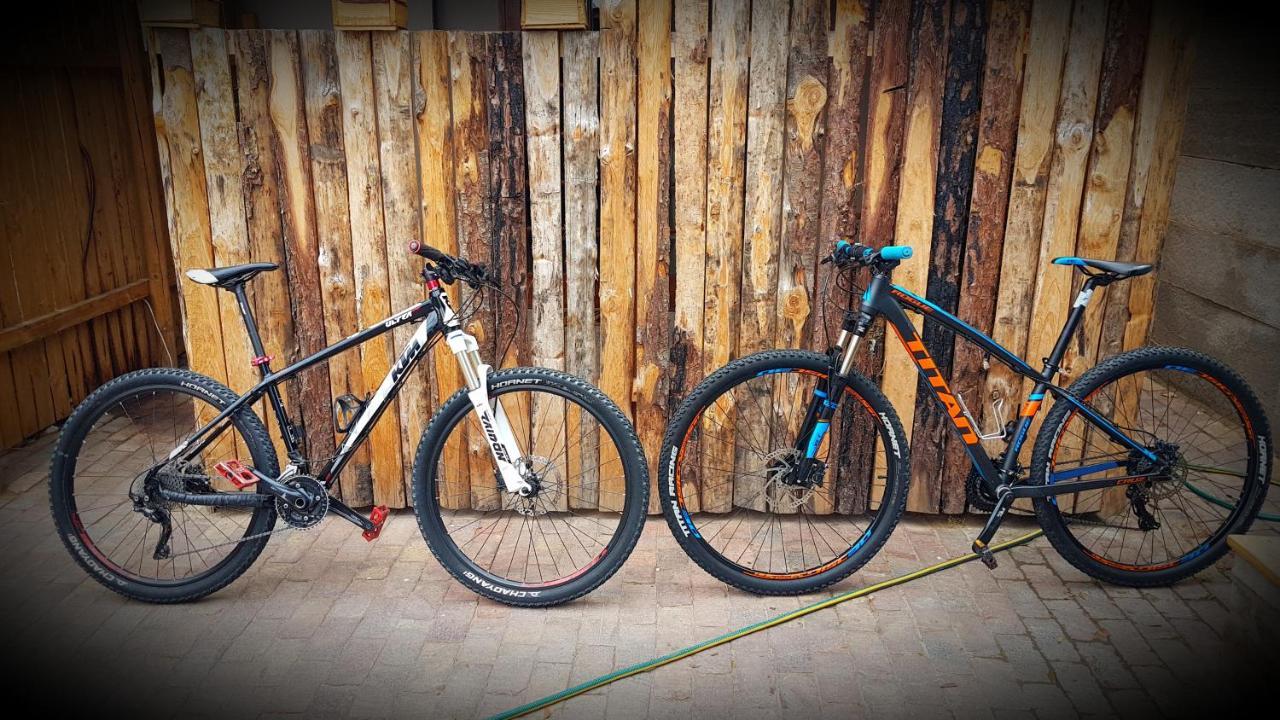 Uthando Backpackers Lodge Oudtshoorn Esterno foto