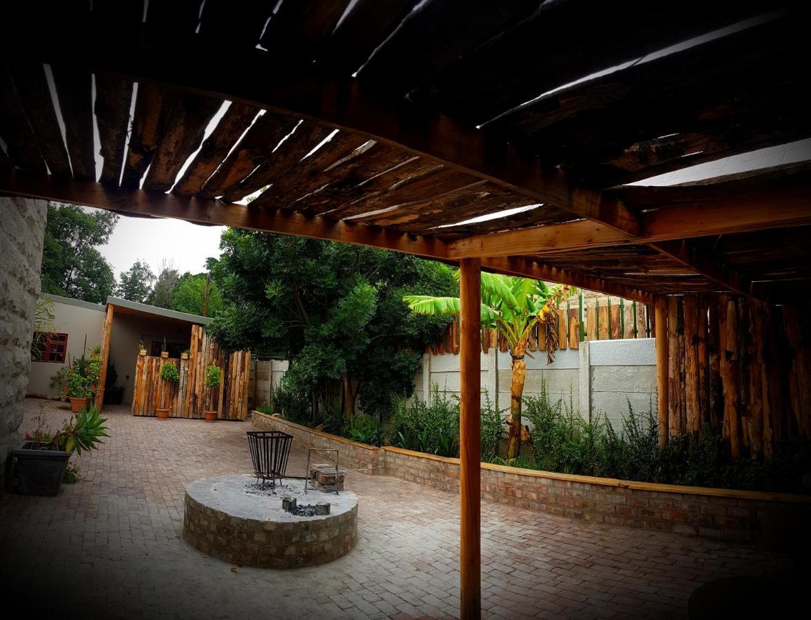 Uthando Backpackers Lodge Oudtshoorn Esterno foto