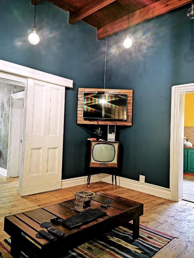 Uthando Backpackers Lodge Oudtshoorn Esterno foto