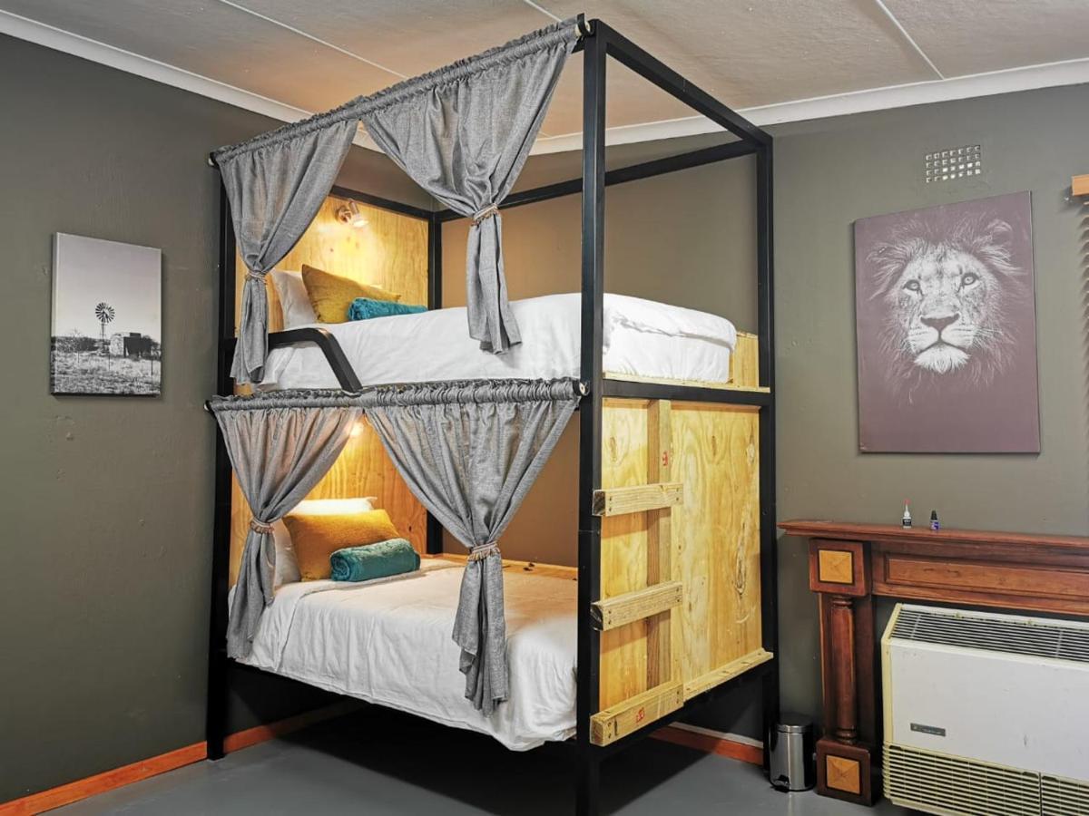 Uthando Backpackers Lodge Oudtshoorn Esterno foto